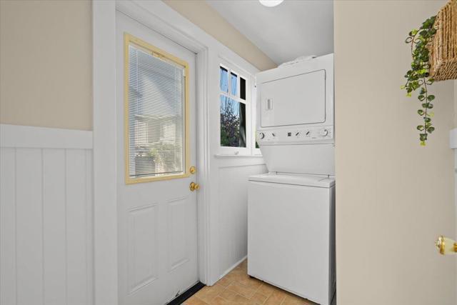 211 2nd Avenue, Santa Cruz CA: https://media.crmls.org/mediaz/975e7ba8-6344-4d02-9d2c-f5f1e43eddfc.jpg