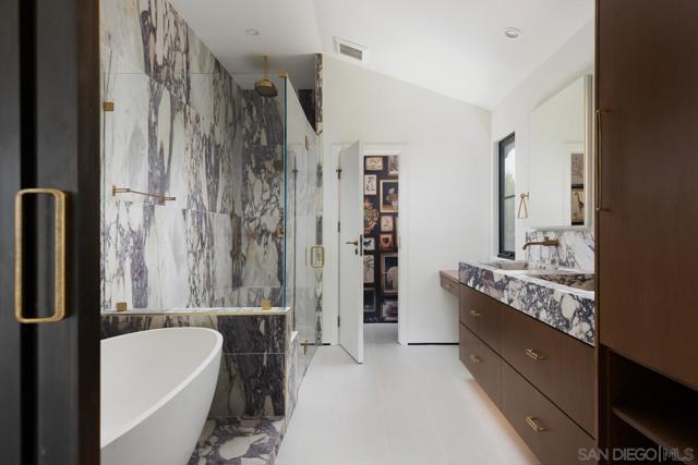 23241 Tasmania Circle Lot 45, Dana Point CA: https://media.crmls.org/mediaz/975f5845-d06a-49ea-95d2-1af64f07b428.jpg