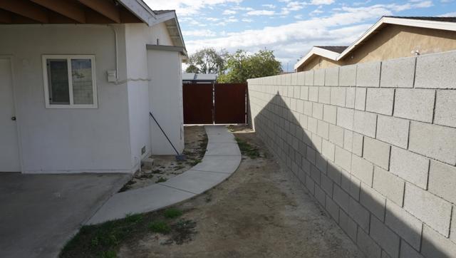 Image 23 of 25 For 82168 Crest Avenue