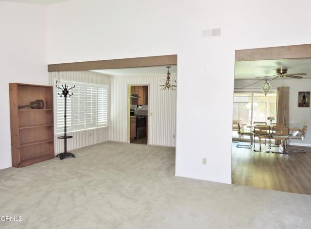 2209 Aspenpark Court, Thousand Oaks CA: https://media.crmls.org/mediaz/9760abc1-d193-473a-b198-cc7bbcb56b40.jpg
