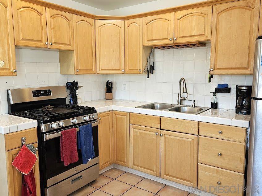 4076 Manzanita Dr - photo 4