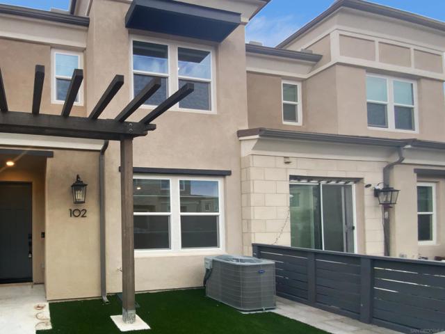 1206 Sunrise Vw, San Marcos CA: https://media.crmls.org/mediaz/97614125-c946-40a9-9836-6c74d38507c4.jpg