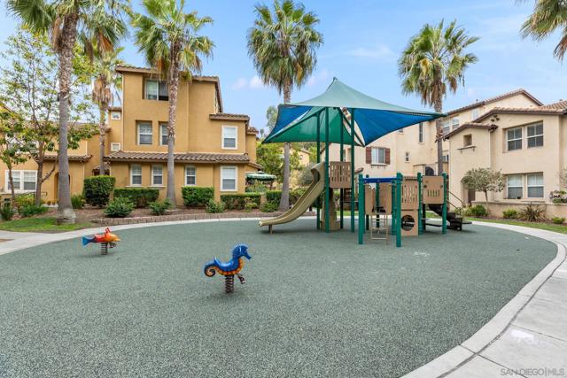 712 Spinnaker Point Terrace, San Diego CA: https://media.crmls.org/mediaz/97625e80-6c32-4d75-b328-29b9df808dc1.jpg