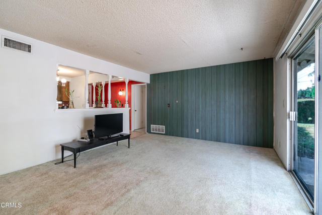 19385 baelen Street, Rowland Heights CA: https://media.crmls.org/mediaz/9762952d-9d7a-4d66-a5f0-80c81b0948e2.jpg