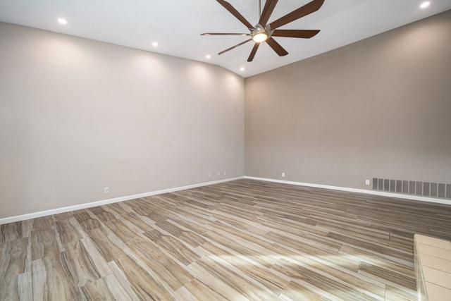 Image 24 of 50 For 46395 Ryway Place 9