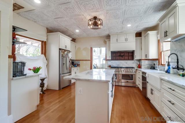 305 F Avenue, National City CA: https://media.crmls.org/mediaz/9763e979-4317-4a73-8e77-eda5f3910060.jpg