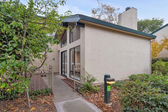 510 Lagunaria Lane, Alameda CA: https://media.crmls.org/mediaz/97646d8f-8510-4027-8fcc-9721c077e985.jpg