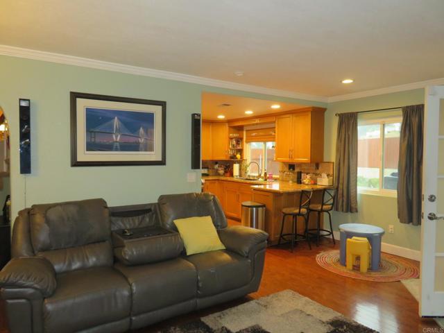 Detail Gallery Image 6 of 31 For 1913 Clearbrook Dr, Chula Vista,  CA 91913 - 4 Beds | 2/1 Baths