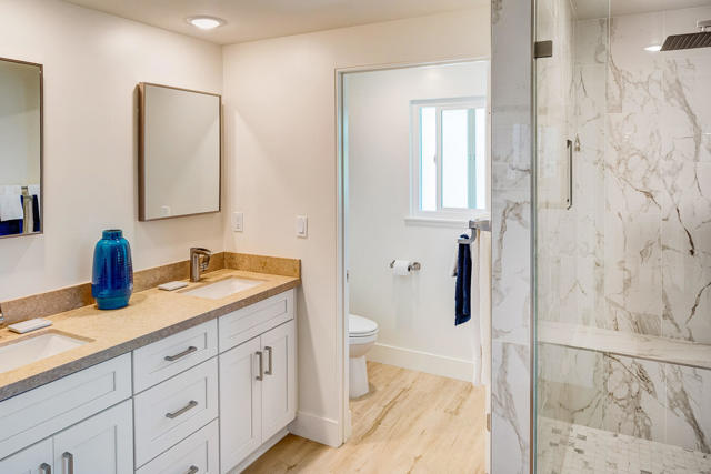 2196 Via Mariposa E, Laguna Woods CA: https://media.crmls.org/mediaz/9764bea7-06ee-40f2-a62d-645ce4e952c9.jpg