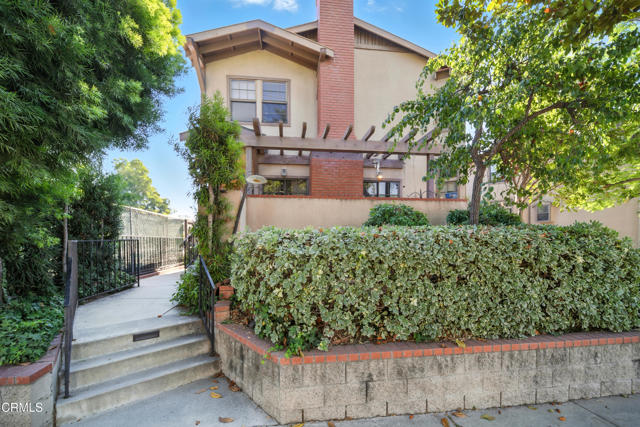 832 Magnolia Avenue, Pasadena CA: https://media.crmls.org/mediaz/9764c5a0-a236-4eec-8af3-10104e75326b.jpg