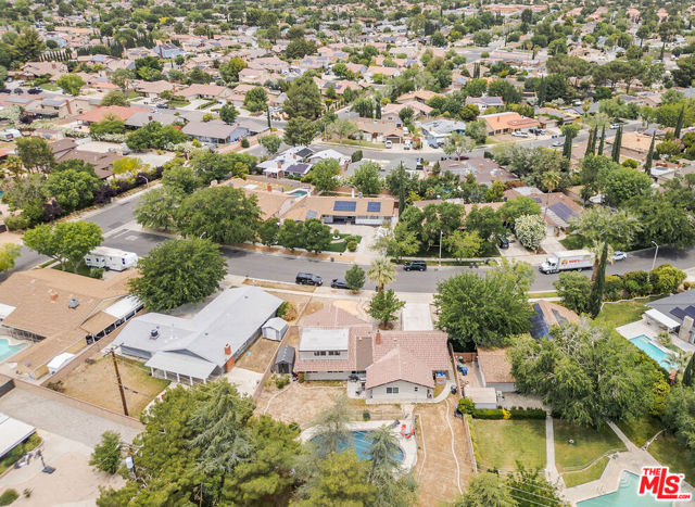 43818 Halcom Avenue, Lancaster CA: https://media.crmls.org/mediaz/97654fe3-92b4-4fdf-9d2e-853dd826ff38.jpg