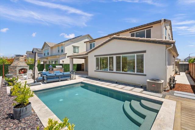 7171 Spumante Court, Gilroy CA: https://media.crmls.org/mediaz/97656c52-7c5a-4d35-917d-9da308c36402.jpg
