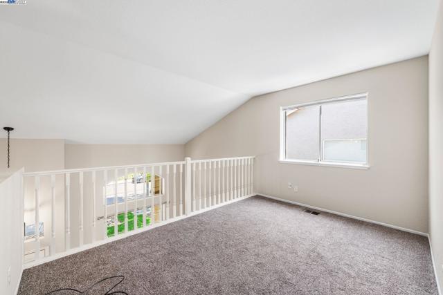 1970 Knollcrest Ln, Tracy CA: https://media.crmls.org/mediaz/9766a832-1bcc-4fc2-8f60-ec78529638ab.jpg