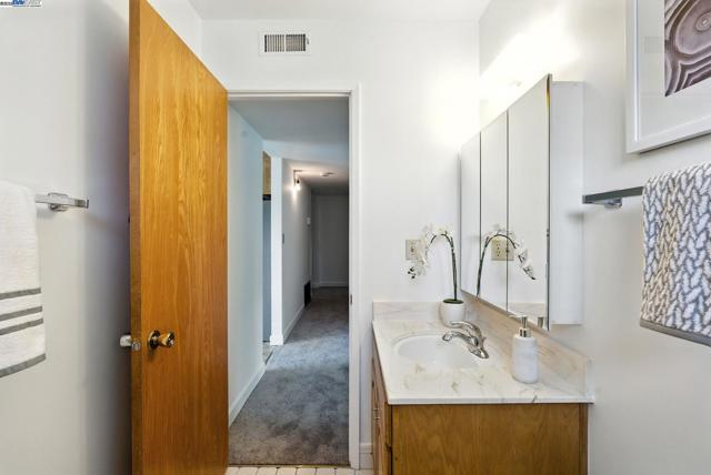 3101 61St Ave, Oakland CA: https://media.crmls.org/mediaz/9766f926-d7d3-4e33-b30e-75ae0be12c68.jpg
