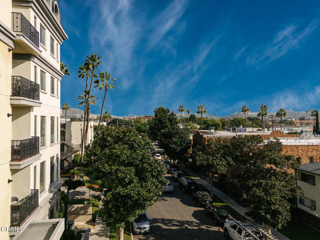 Detail Gallery Image 12 of 46 For 124 W Colorado St #404,  Glendale,  CA 91204 - 2 Beds | 2 Baths