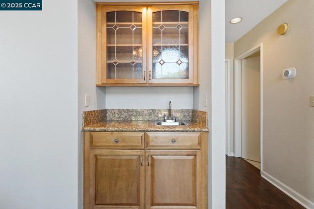 313 Willowwood Ct, Vacaville CA: https://media.crmls.org/mediaz/97679a8c-a531-44cf-9f52-fd0001285ec0.jpg