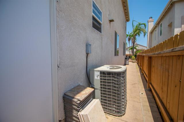 Detail Gallery Image 8 of 58 For 5080 Sea Reef Pl, San Diego,  CA 92154 - 4 Beds | 2/1 Baths