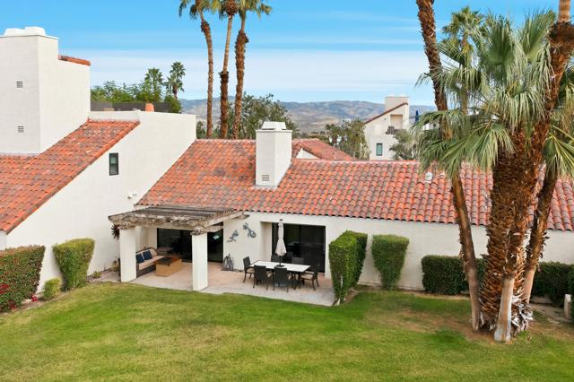 444 Sunningdale Drive, Rancho Mirage CA: https://media.crmls.org/mediaz/9768ff8a-1b7d-435e-b548-e49999fd4c80.jpg