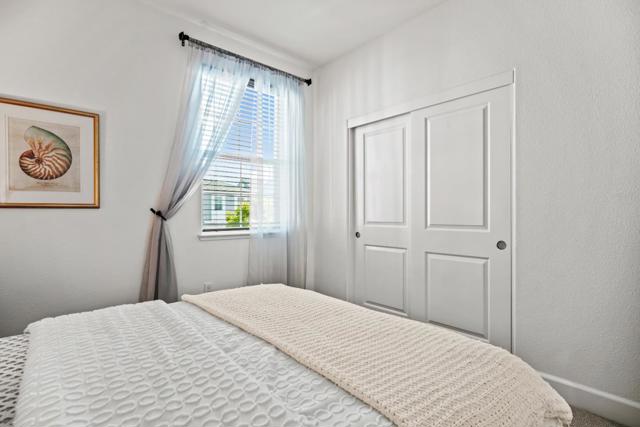 2721 Parkview Way, Marina CA: https://media.crmls.org/mediaz/97693e09-aa67-4d8f-99b9-d9c446213afa.jpg