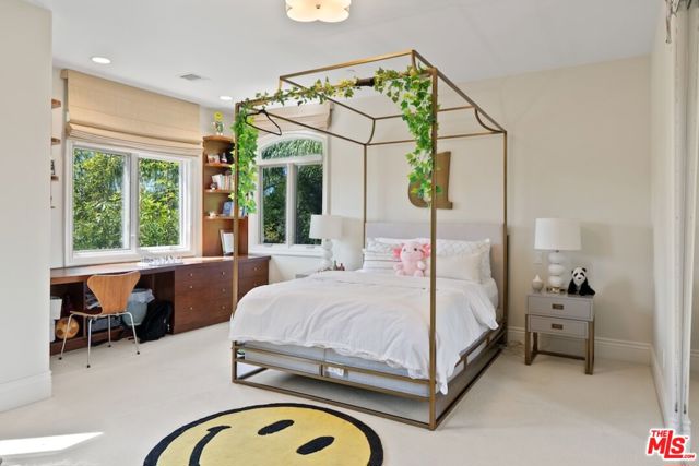 23593 Park South Street, Calabasas CA: https://media.crmls.org/mediaz/976965f7-697c-4966-829e-27bd04703c00.jpg
