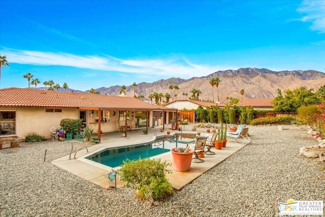 2250 Tamarisk Road, Palm Springs CA: https://media.crmls.org/mediaz/97699a6b-4d92-463a-bf67-858e5d40c894.jpg