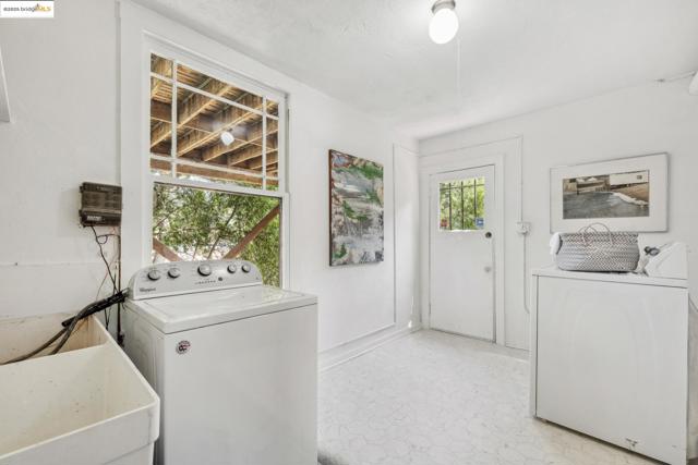 1675 Visalia Ave, Berkeley CA: https://media.crmls.org/mediaz/976a128b-e7dd-498f-a598-dc239bb29368.jpg