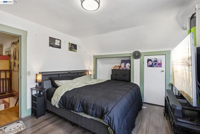 2514 21St Ave, Oakland CA: https://media.crmls.org/mediaz/976a86a9-1a73-4cfa-b696-151a3a793d40.jpg