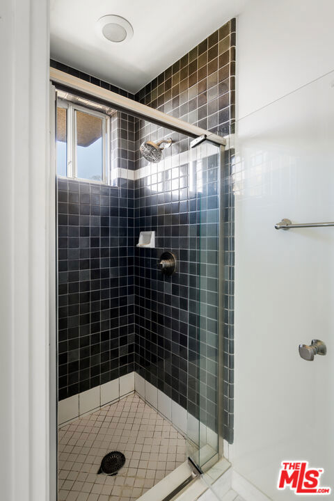 7265 Caverna Drive, Los Angeles CA: https://media.crmls.org/mediaz/976b1ae0-b444-42d6-8f4c-f91933e7364f.jpg