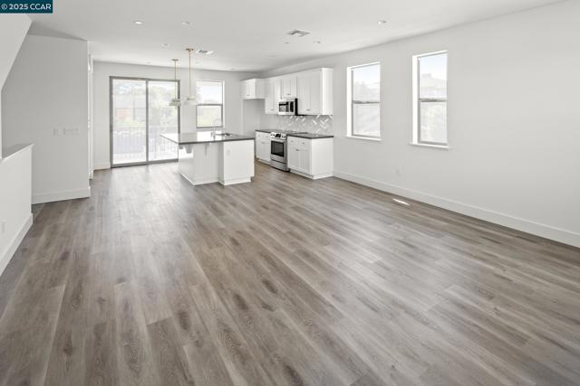 2818 Chattleton Lane, San Pablo CA: https://media.crmls.org/mediaz/976b93d2-4ff7-486e-a0da-51110309bccc.jpg