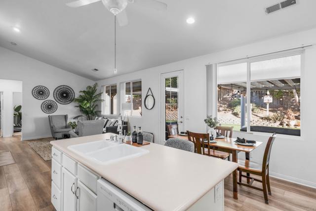 1111 Amelia Place, Escondido CA: https://media.crmls.org/mediaz/976bde51-19f1-42b4-b12a-107b841aa9f1.jpg