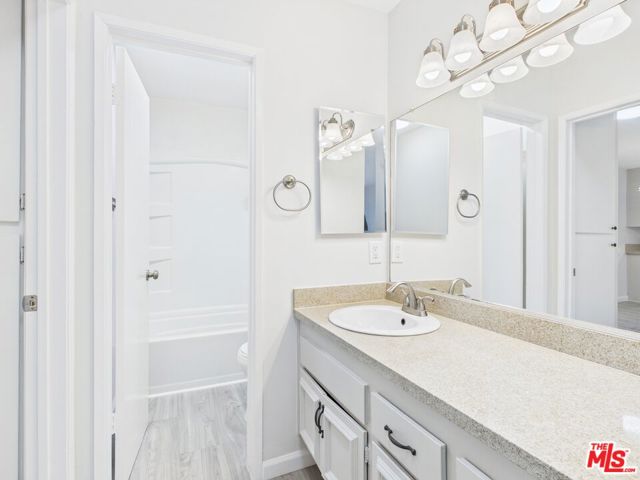 5460 White Oak Avenue, Encino CA: https://media.crmls.org/mediaz/976bdeaa-df68-48f2-b41b-3d8daf2a5be8.jpg