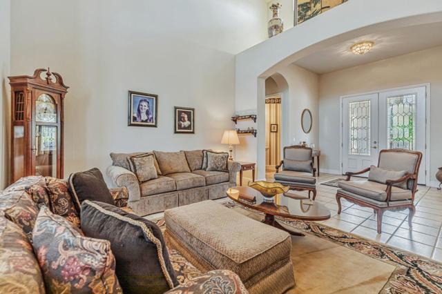 1152 Little River Drive, Hollister CA: https://media.crmls.org/mediaz/976be261-e5af-4f9e-9830-91ba8e597680.jpg