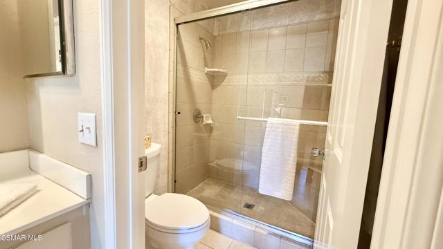 5824 Oak Bend Lane, Oak Park CA: https://media.crmls.org/mediaz/976c0ae0-4731-4244-b187-0baf4c2f574a.jpg