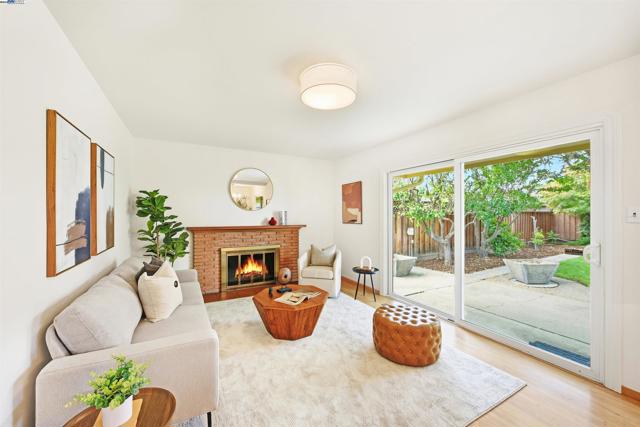 Image 14 of 41 For 5169 Lawler Ave