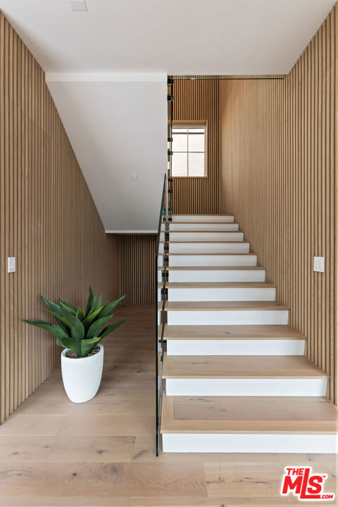 908 Rosecrans Avenue, Manhattan Beach CA: https://media.crmls.org/mediaz/976c5cfc-28ce-441b-8b22-70c37bad09da.jpg