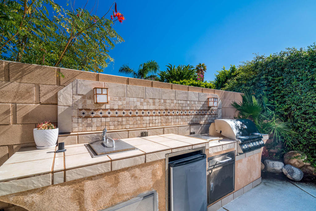 MLS #219138201DA image #4