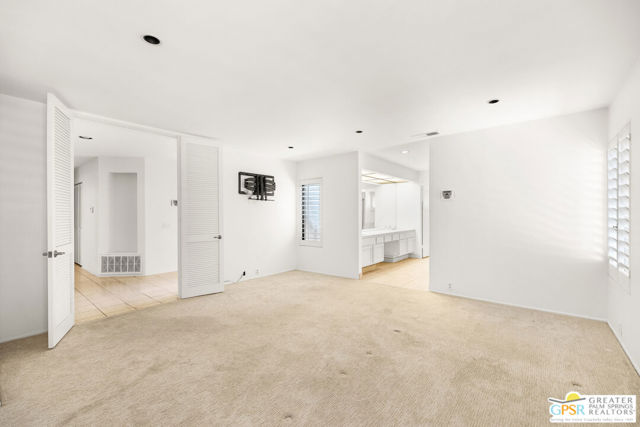 2910 Cervantes Court, Palm Springs CA: https://media.crmls.org/mediaz/976c971f-b032-4df5-95d2-547d43db51b1.jpg