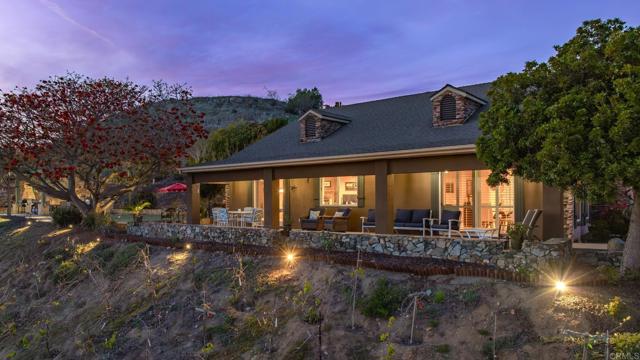30419 Canyon Estates Road, Vista CA: https://media.crmls.org/mediaz/976cc735-105e-4a02-ac43-86104599f165.jpg