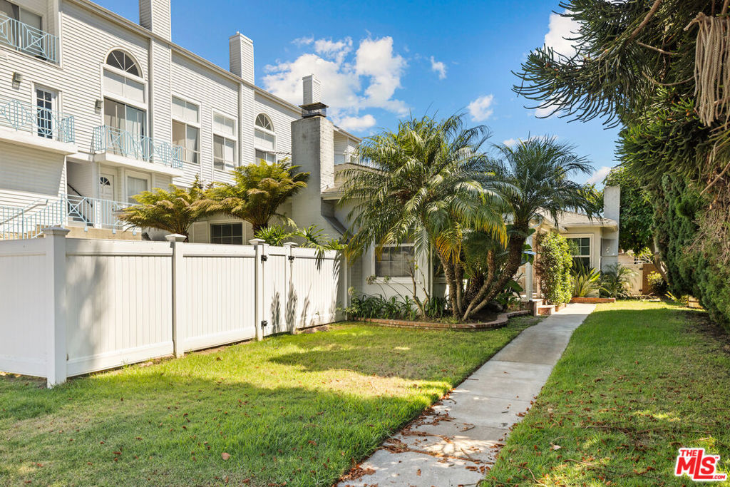 Multifamily at 6732 W 86th Place
