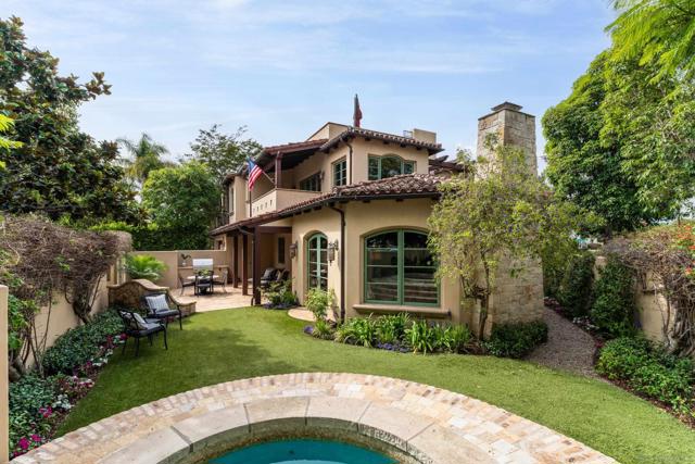 1038 E Ave, Coronado CA: https://media.crmls.org/mediaz/976d568a-cefe-4ede-8e76-2e108461b382.jpg