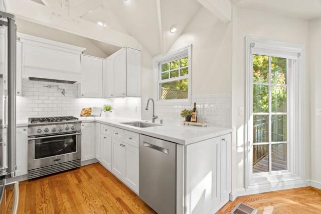 1547 Columbus Avenue, Burlingame CA: https://media.crmls.org/mediaz/976d7d16-62c9-440d-b846-aa97f1a250d1.jpg