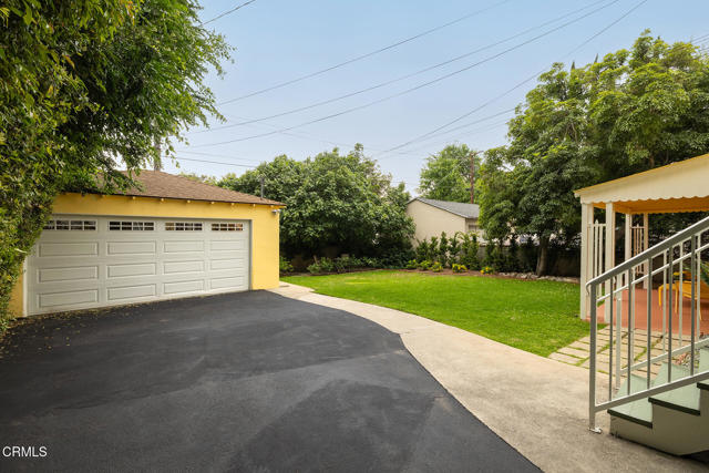 1750 E Villa Street, Pasadena CA: https://media.crmls.org/mediaz/976de996-21bf-4ae2-bffd-7fd1f0a31236.jpg