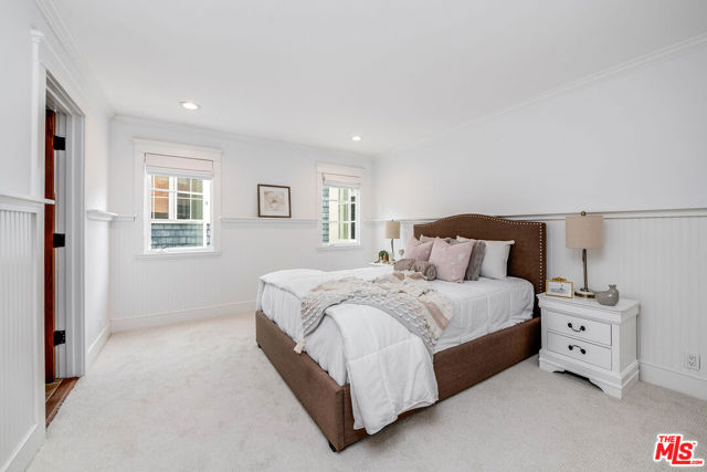 755 31st Street, Manhattan Beach CA: https://media.crmls.org/mediaz/976e236d-3f4f-4002-bd2e-6207f1923fc4.jpg