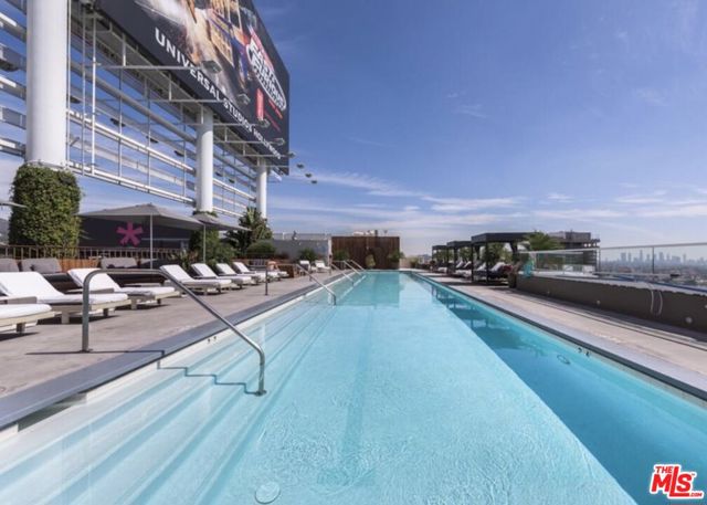 6250 Hollywood Boulevard, Los Angeles CA: https://media.crmls.org/mediaz/976efa36-a453-479d-8fd0-4cef66503cd9.jpg