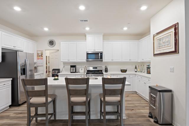 25709 Buckeye Meadow Lane, Homeland CA: https://media.crmls.org/mediaz/976fa549-15f7-4b5d-8da2-3140f59638cb.jpg