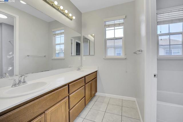 269 Alta St, Brentwood CA: https://media.crmls.org/mediaz/976fed78-4cfd-4171-bd4b-41f0855e82f3.jpg