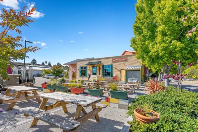 664 Bayview Drive, Aptos CA: https://media.crmls.org/mediaz/976ff029-1fd7-4eda-b6cd-c582ca2a9c4e.jpg