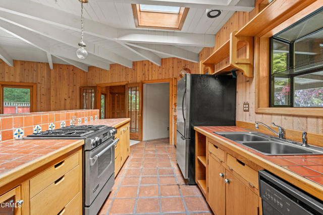Detail Gallery Image 6 of 50 For 43755 Little Lake Rd, Mendocino,  CA 95460 - 2 Beds | 2 Baths
