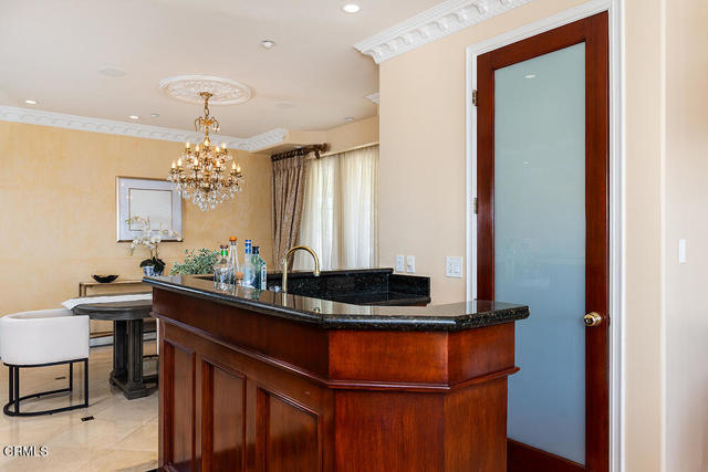 Detail Gallery Image 12 of 50 For 3422 Esperanza Ter, Glendale,  CA 91208 - 5 Beds | 5 Baths