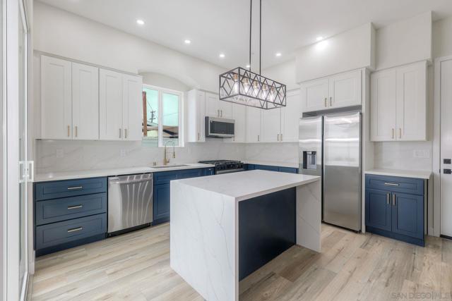 962 Florence St, Imperial Beach CA: https://media.crmls.org/mediaz/97702aa9-3ac5-4e14-8925-3594af1e127f.jpg
